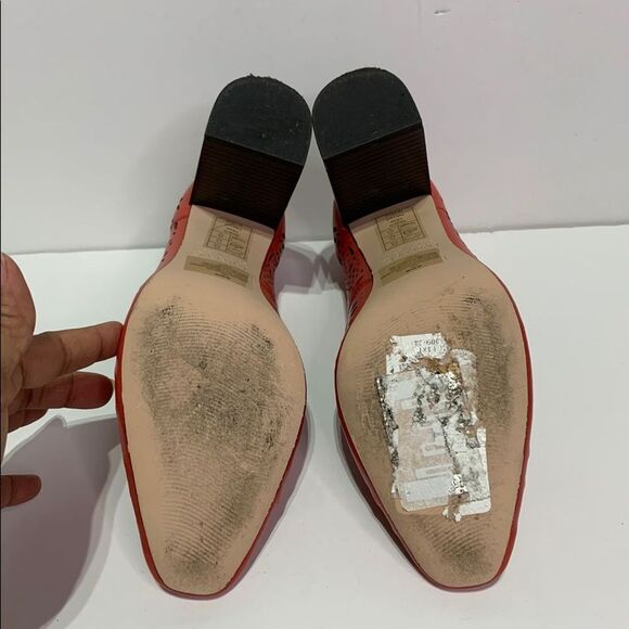 Isaac Mizrahi Orange Heels with Cutout Design - Picture 12 of 12